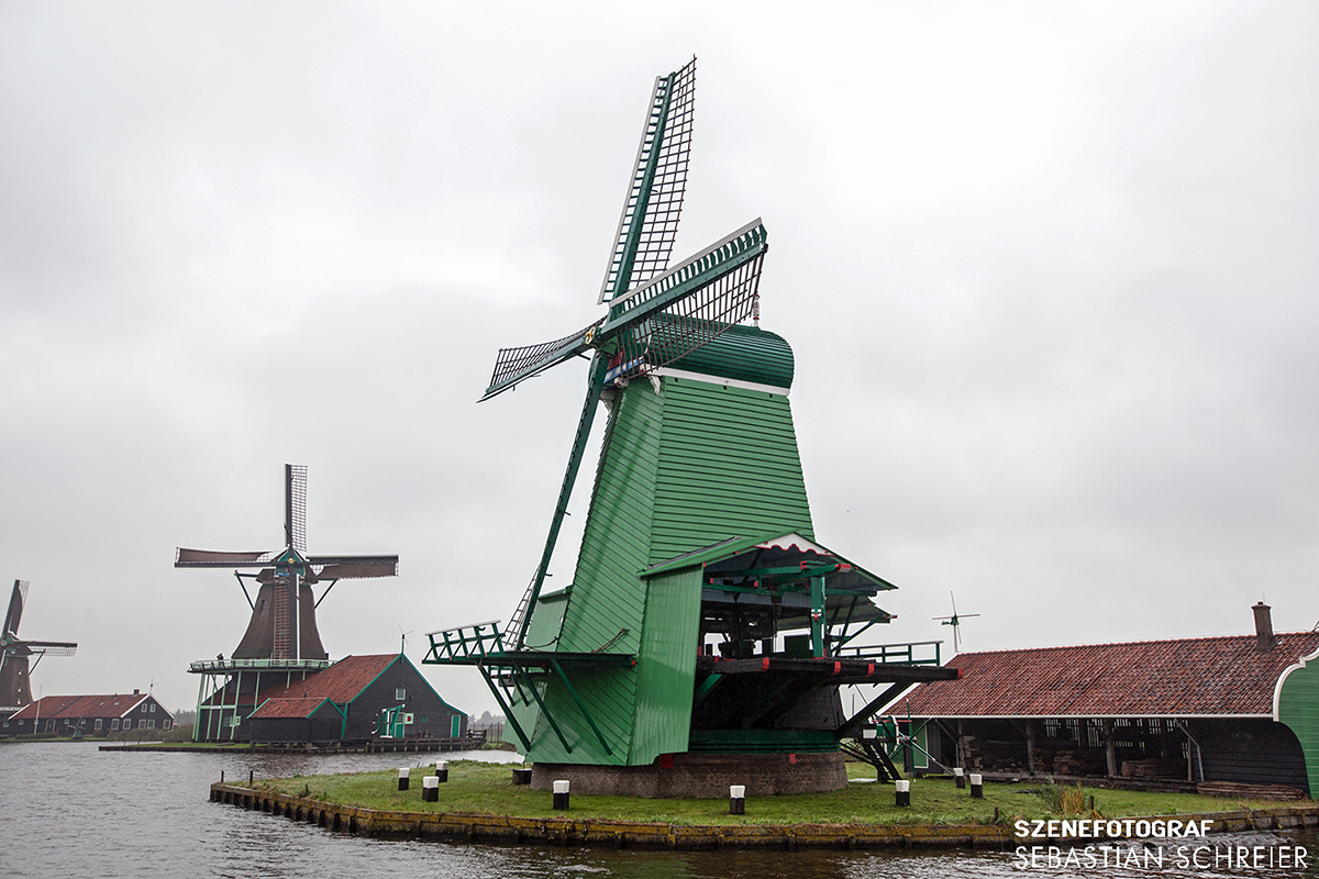 Windmühlen in Zaanse Schans in den Niederlanden